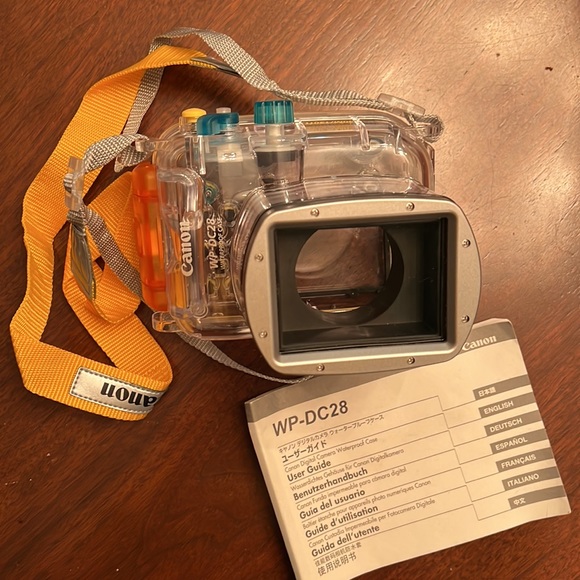 CANON Digital Camera Waterproof case. WP-DC28. 40m/130ft. - Picture 2 of 2